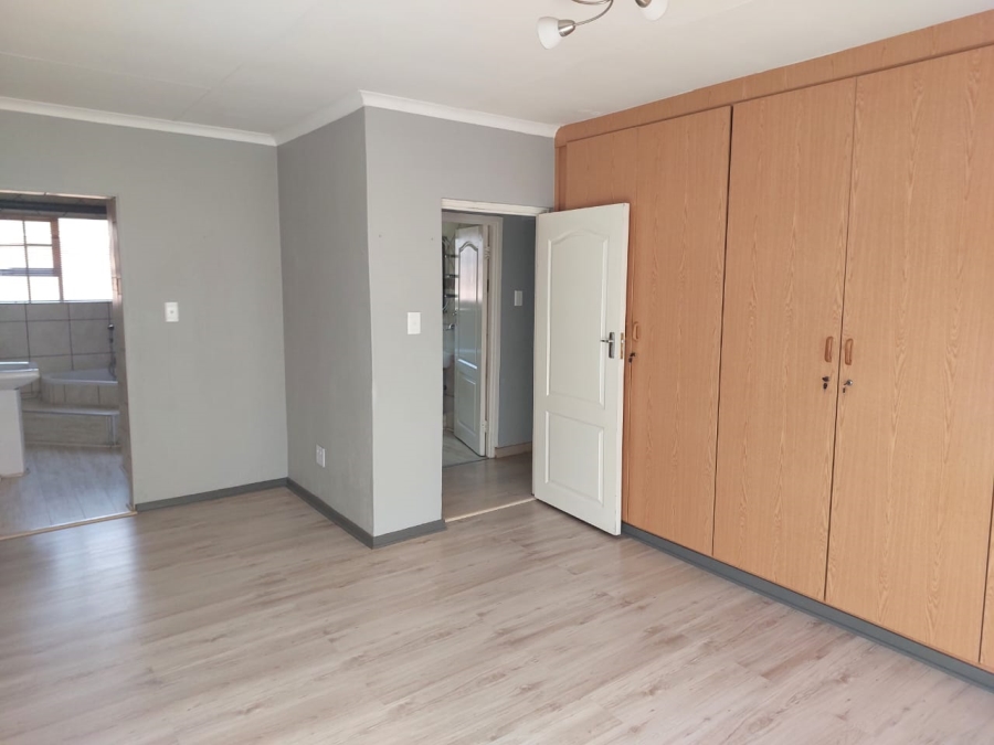 3 Bedroom Property for Sale in Vaalpark Free State